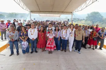 Acompaña Nino Morales a gobernador Salomón Jara a la inauguración del puente vehicular en Santo Domingo Tlatilango