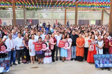 Con microcréditos, fortalecen a mujeres emprendedoras de Oaxaca de Juárez