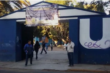 Toma de Prepa 1 de la UABJO frena reinscripciones y curso de nuevo ingreso