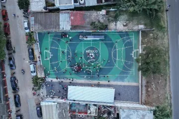 Ray Chagoya entrega cancha rehabilitada en Pueblo Nuevo