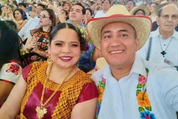 Destaca Nino Morales orgullo istmeño en vestido que portó la Presidenta en el Grito de Independencia
