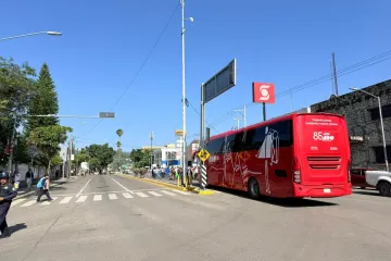 SEGO ofrece diálogo a habitantes de Santiago Choápam; concluye bloqueo en el crucero del estadio de béisbol