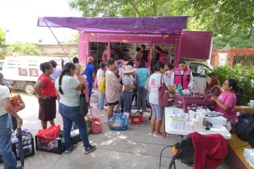 Acerca Tiendita Super DIF productos de la canasta básica a familias de Esquipulas