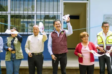 Ray Chagoya entrega obras educativas en Pueblo Nuevo