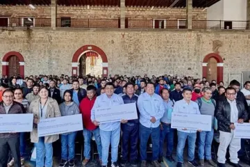 Concluye IEEPO entrega de incentivos REDES-SEP a docentes