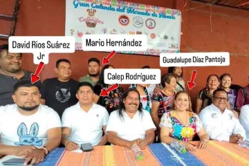 Participa ASAEO como grupo de choque contra maestros durante informe presidencial