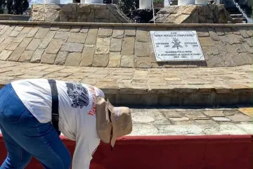Realizan trabajos de limpieza y mantenimiento en el Monumento a los Niños Héroes