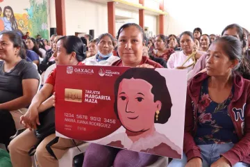 Entregan 919 Tarjetas Margarita Maza y 216 Tandas Mujer Primavera en Miahuatlán