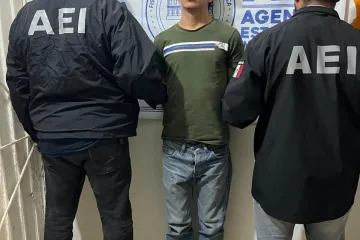 Fiscalía de Oaxaca detiene en la región de la Cañada a hombre requerido por autoridades de Jalisco por feminicidio y abuso sexual infantil agravado