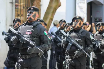 Oaxaca de Juárez participa en el Desfile Cívico-Militar