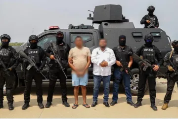 Expolición / Doble identidad: gobierno y delincuencia / Amado Sanmartín Hernández
