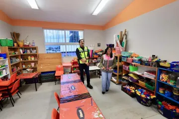 Ray Chagoya inaugura nueva aula didáctica en San Juan Chapultepec