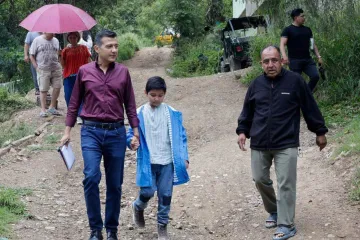 Recorre Luis Alfonso Silva Romo colonias de Oaxaca de Juárez para atender necesidades ciudadanas