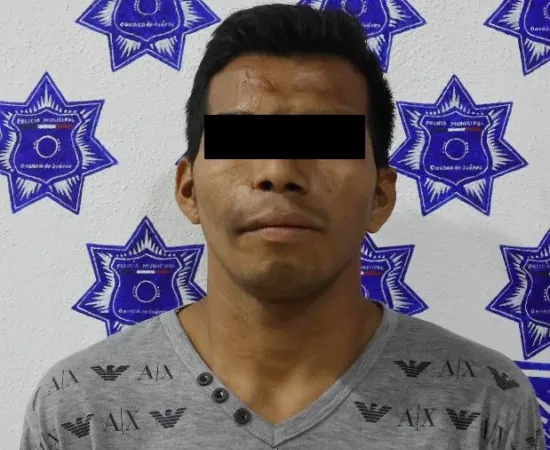 Policía Municipal detiene a persona que sustrajo objetos de un vehículo