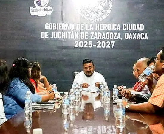 Ayuntamiento juchiteco asigna oficinas a regidores y síndicos