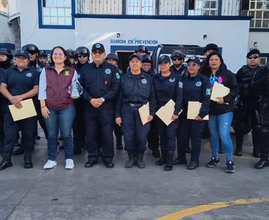 Reconocen esfuerzo del equipo de basquetbol femenil de la SS Vecinal