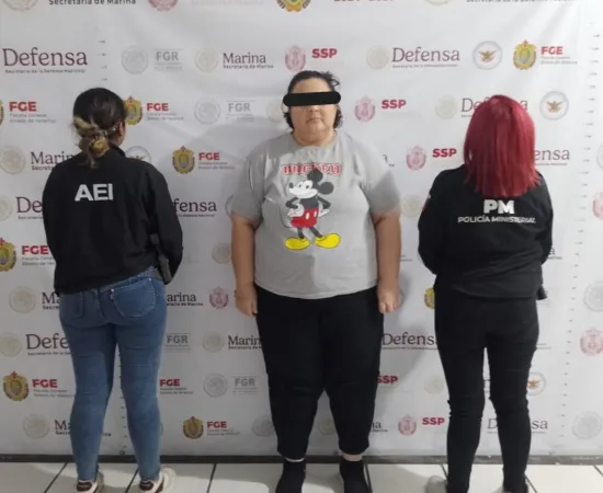 Detienen a mujer por corrupción de menores y violación agravada cometido en Loma Bonita