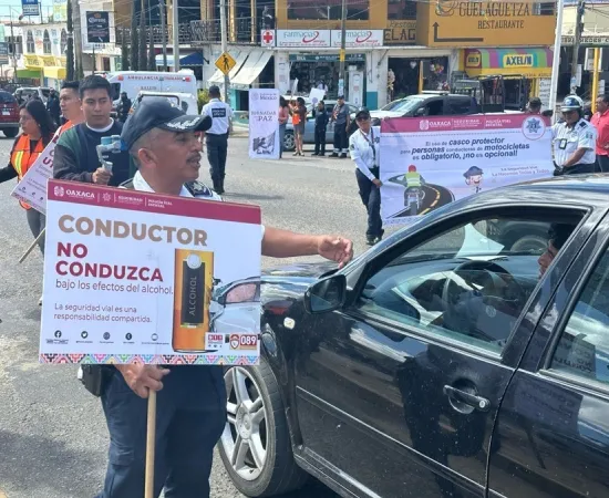 Fortalece Policía Vial Estatal educación y concientización en escuelas de Villa de Etla