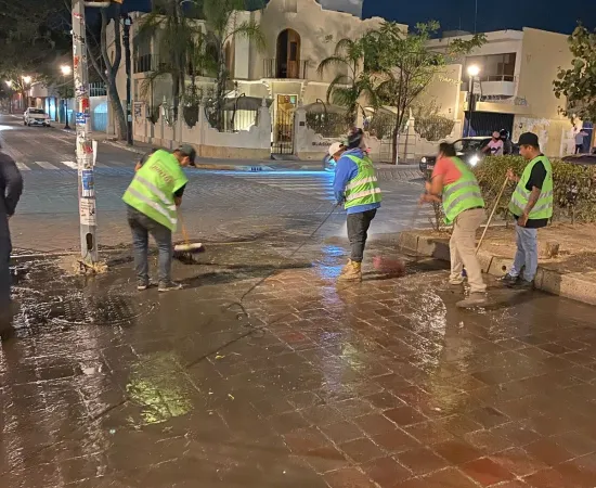 Cuadrilla Móvil del Centro Histórico continúa realizando trabajos de limpieza la ciudad