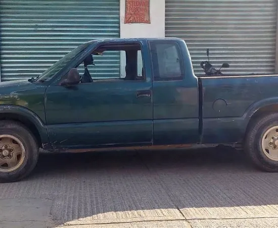 Policía Municipal asegura camioneta al contar con reporte de robo activo
