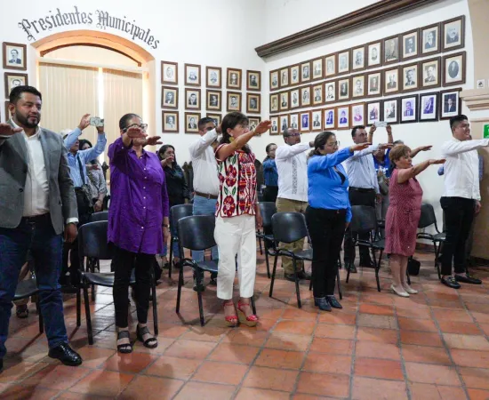 Ray Chagoya toma protesta a Agentes municipales y de policía