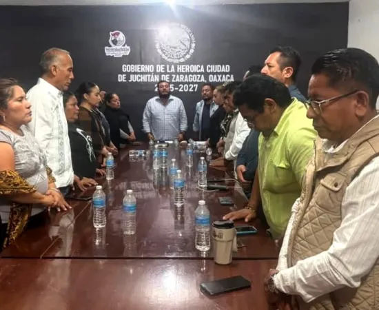 Cabildo de Juchitán acuerda luto oficial tras accidente en la Mitla - Tehuantepec 