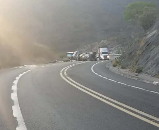Exhorta Protección Civil extremar precauciones al transitar autopista Cuacnopalan–Oaxaca por accidente