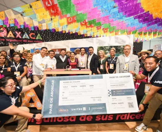 Anuncia Gobierno de Oaxaca la ruta Dallas – Puerto Escondido en el Tianguis Turístico 2025