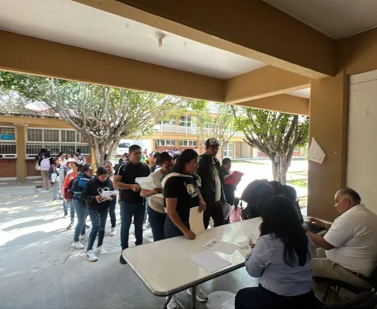 Entrega IEEPO becas de Estrategia Nacional de Iniciación a la Docencia en el Medio Indígena