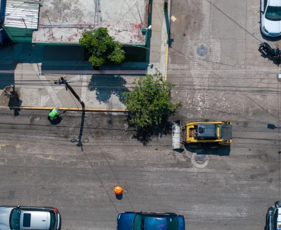 Municipio de Oaxaca de Juárez y Gobierno del Estado refuerzan acciones de bacheo en vialidades de la capital