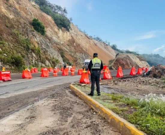 Por deslave, cerrada la autopista Cuacnopalan-Oaxaca 