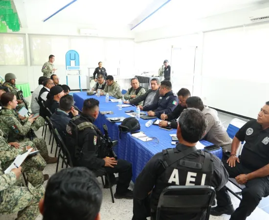 Llevan a 218 policías municipales de Juchitán a exámenes de control de confianza para certificación: FGO