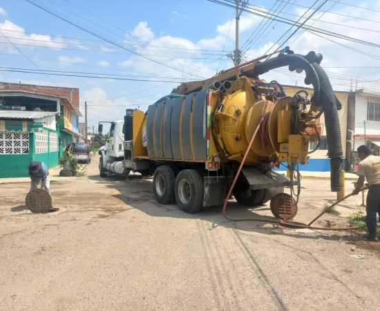 Municipio de Oaxaca de Juárez restablece más de 9 mil metros de drenaje en colonias y agencias de la capital
