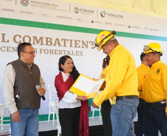 Reconocen en Xoxocotlán a combatientes de incendios forestales