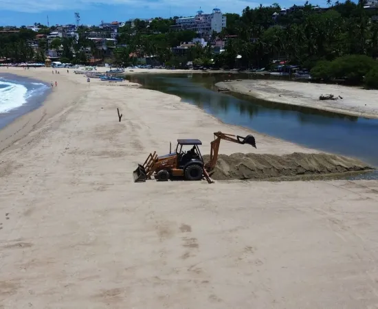 Contaminación de playa Marinero en Puerto Escondido 
