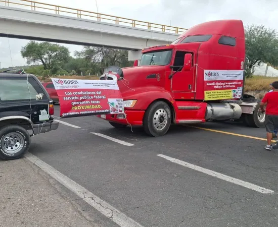 Bloqueo en Cuacnopalan-Oaxaca por transportistas