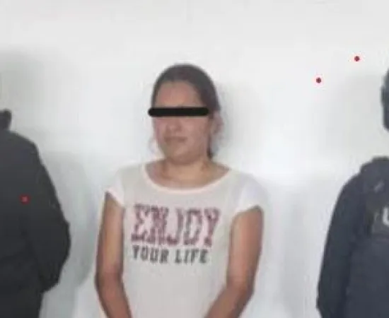 Detienen en el EdoMex a mujer por robo de una caja fuerte cometido al Ayuntamiento de San Mateo Piñas