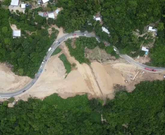 Exhorta Sectur Oaxaca a turistas tomar precauciones por paso intermitente en carretera federal 200