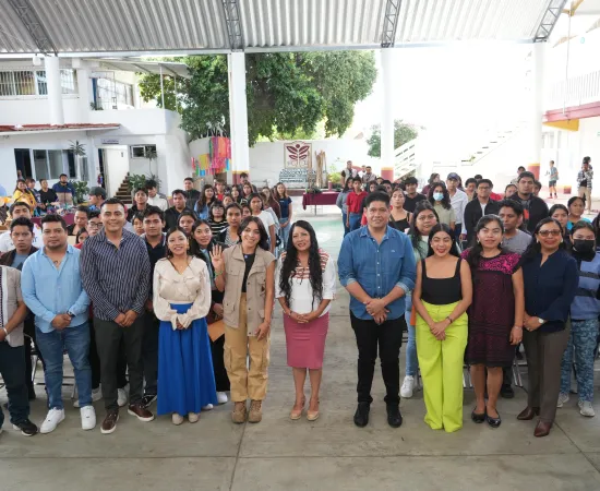 Oficinas moviles de jovenes construyendo el futuro