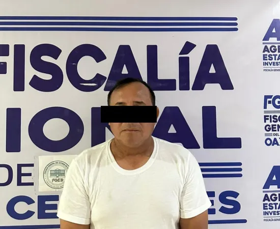 Vinculan a proceso a detenido durante cateo, aseguran drogas, armas y una libreta de contactos