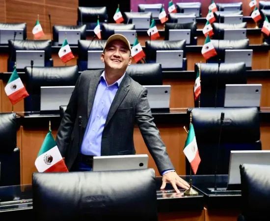 Pide Nino Morales gritar Viva México exaltando raíces indígenas