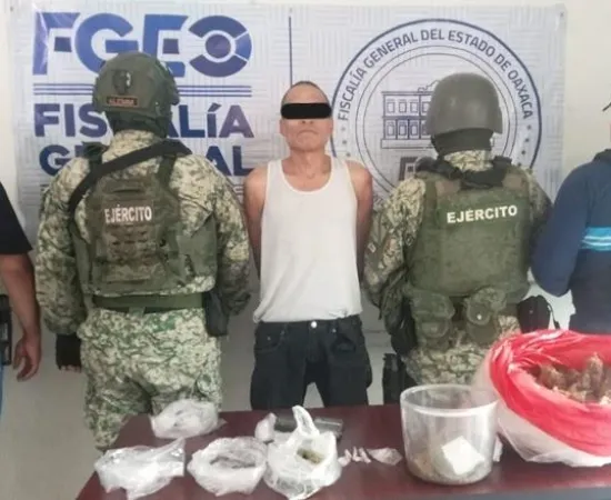 Detienen a “El Chucho Loco” y aseguran drogas durante cateo en Mitla