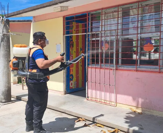 29 escuelas atendidas por el gobierno juchiteco para combatir el virus coxsackie 
