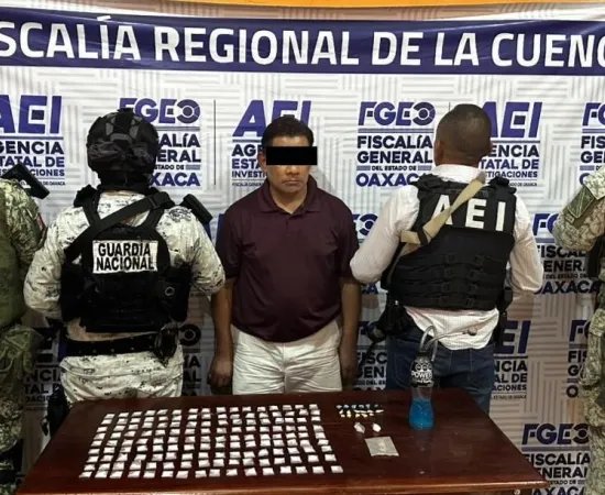 Durante cateo en bar de la Sierra Norte, detienen a una persona, al tratarse de un punto de venta de narcomenudeo