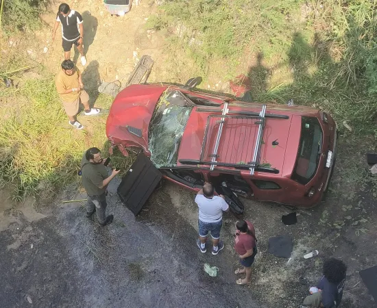 Accidente en el tramo San Pedro Pochutla–Puerto Escondido deja cuatro personas heridas