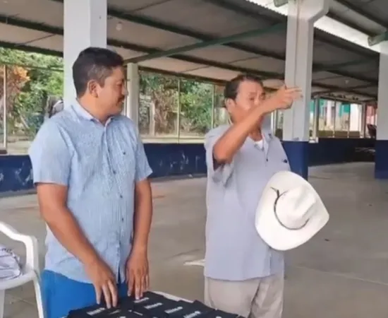 Oaxaqueños reciben lentes gratis de Fundación Nino