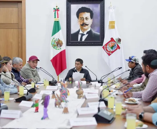 Participa Nino Morales en reunión de trabajo con sorgueros del Istmo