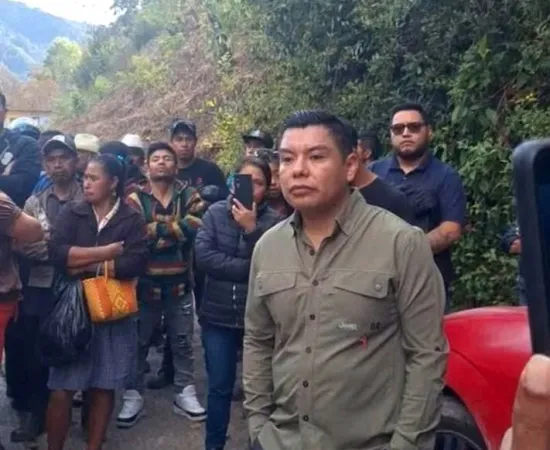 Retienen a diputado Benjamín Viveros en Acatepec