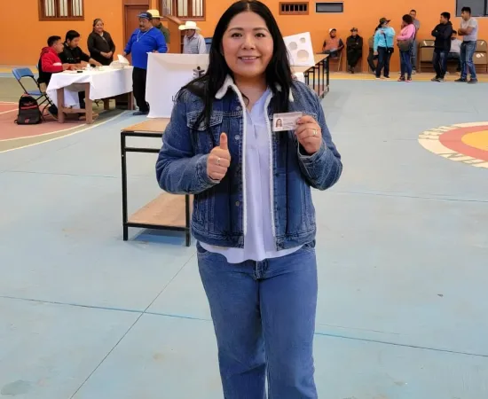 Diputada Tania Caballeros vota en jornada de Revocación de Mandato