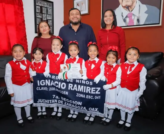 Regresaron triunfantes a Juchitán, ganaron concurso de escoltas